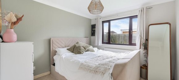 1 bedroom Apartment in Epsom, United Kingdom No. 9745 7