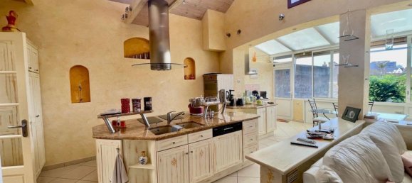 Propriété commerciale à Sainte-Maure-de-Touraine, France 180m² No. 220428 3