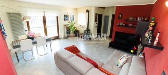 5 rooms Villa in Ivrea, Italy No. 1830 11