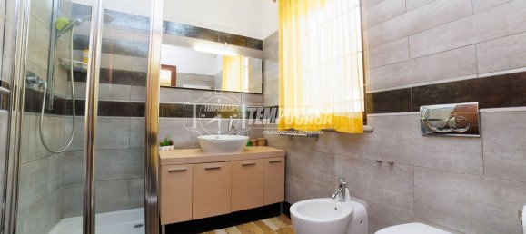 5 rooms Villa in Ivrea, Italy No. 1830 12
