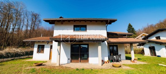 5 rooms Villa in Ivrea, Italy No. 1830 2