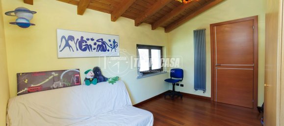 5 rooms Villa in Ivrea, Italy No. 1830 16