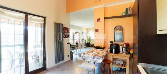 5 rooms Villa in Ivrea, Italy No. 1830 6