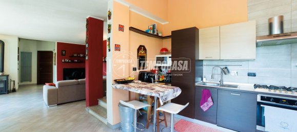 5 rooms Villa in Ivrea, Italy No. 1830 4