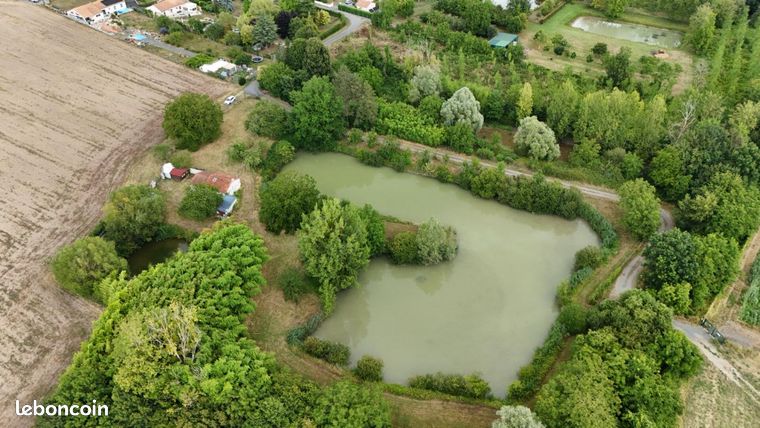 Terreno de 2 dormitorios en Chatellerault, France No. 306422