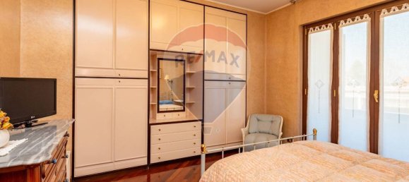 3 Schlafzimmer Wohnung in Uboldo, Italy, Nr. 54935 14