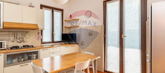 3 Schlafzimmer Wohnung in Uboldo, Italy, Nr. 54935 10