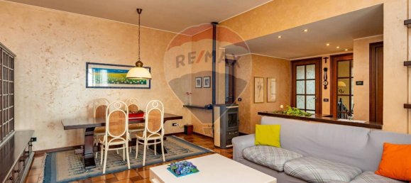 3 Schlafzimmer Wohnung in Uboldo, Italy, Nr. 54935 6