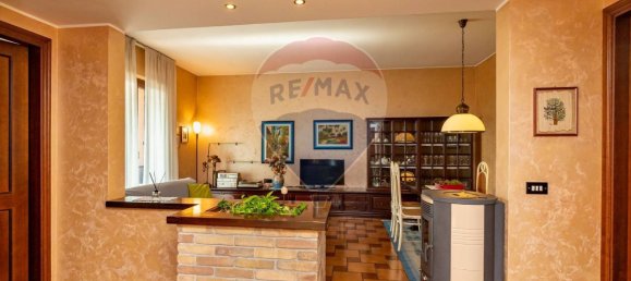 3 Schlafzimmer Wohnung in Uboldo, Italy, Nr. 54935 4