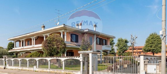 3 Schlafzimmer Wohnung in Uboldo, Italy, Nr. 54935 3