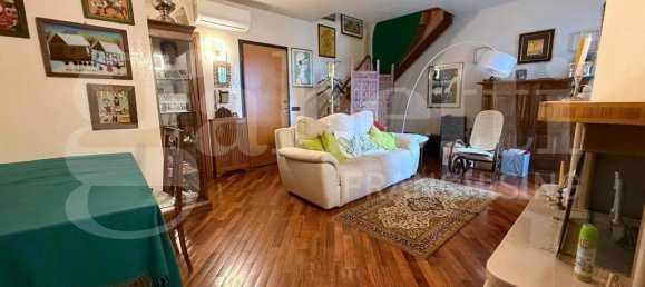 4 rooms Apartment in Prato, Italy No. 117835 13