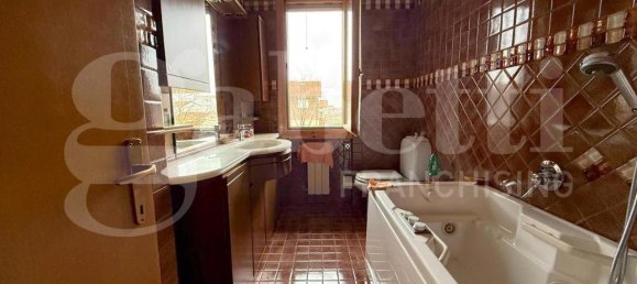 4 rooms Apartment in Prato, Italy No. 117835 31