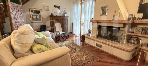 4 rooms Apartment in Prato, Italy No. 117835 10
