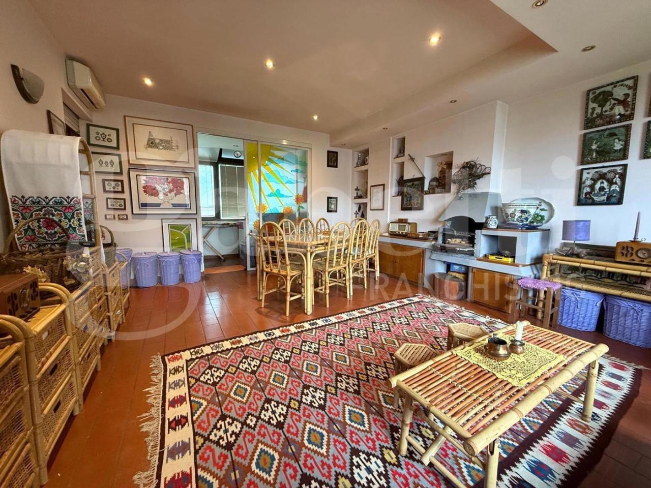 4 rooms Apartment in Prato, Italy No. 117835