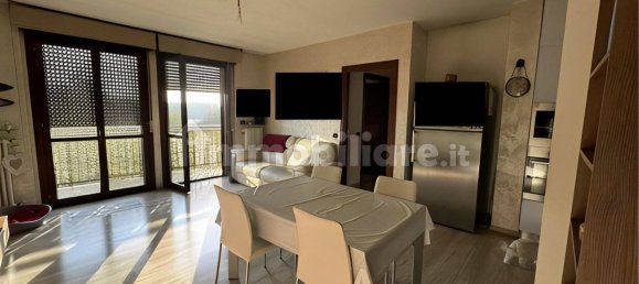 2 Schlafzimmer Wohnung in Cardano al Campo, Italy, Nr. 5463 2