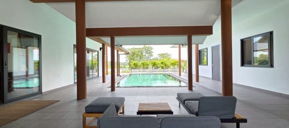 4 chambres house à louer à Pattaya, Chonburi, Eastern Thailand, Thailand № 60194 5