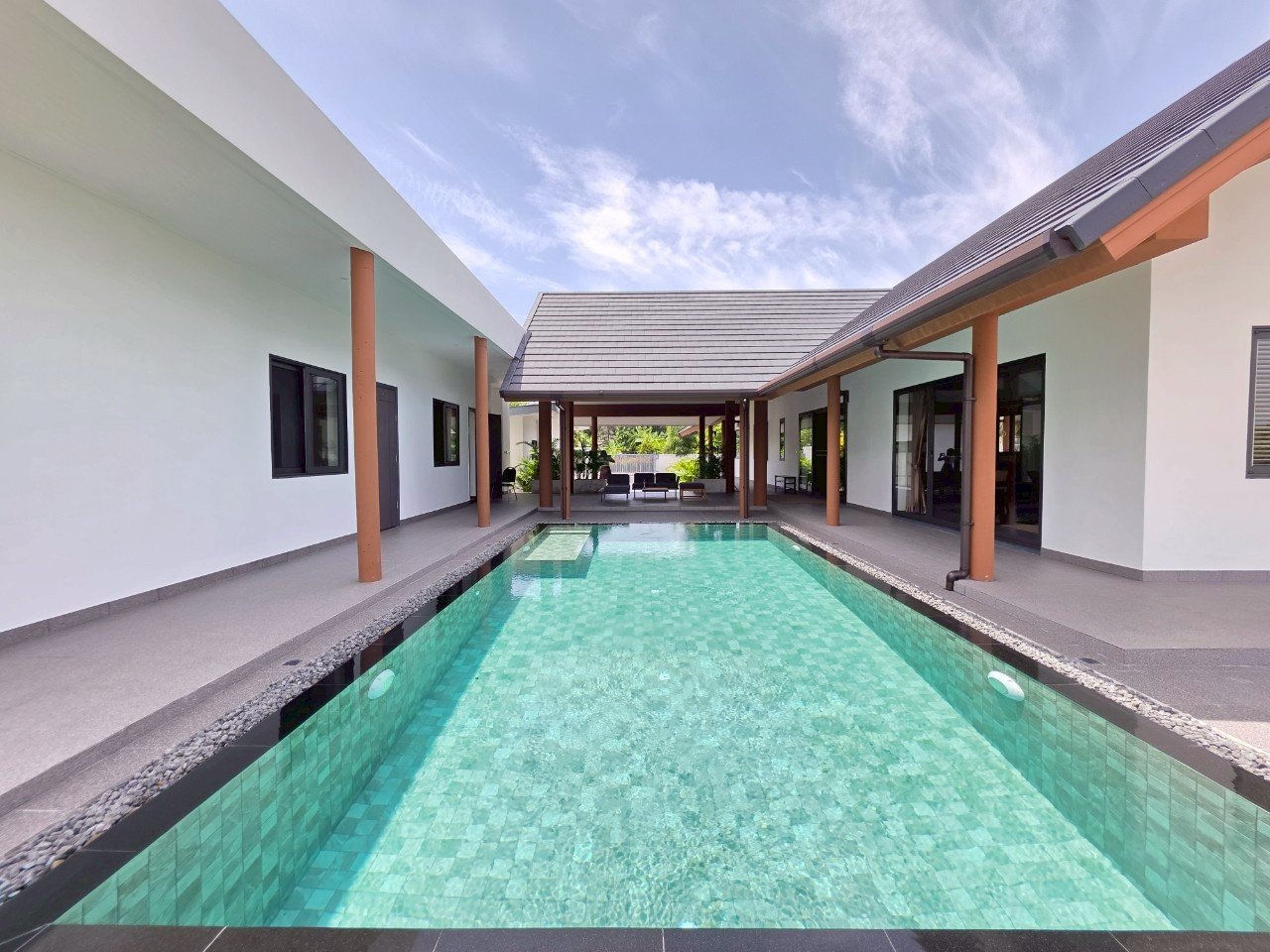 4 chambres house à louer à Pattaya, Chonburi, Eastern Thailand, Thailand № 60194