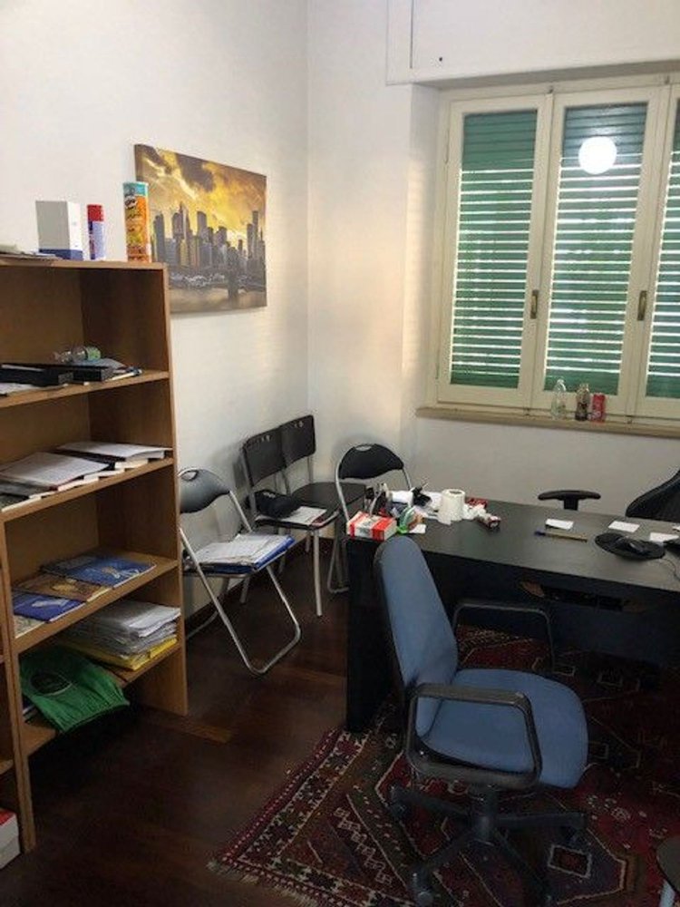 100m² Office in Terni, Italy No. 312663