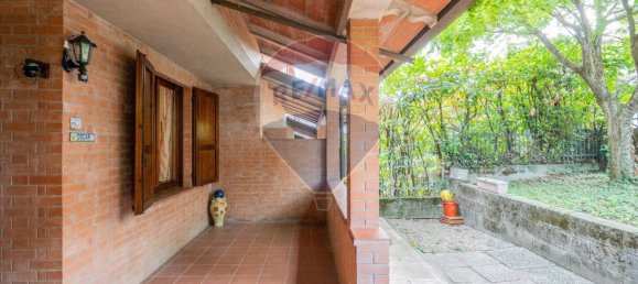 3 bedrooms House in Langhirano, Italy No. 358206 4