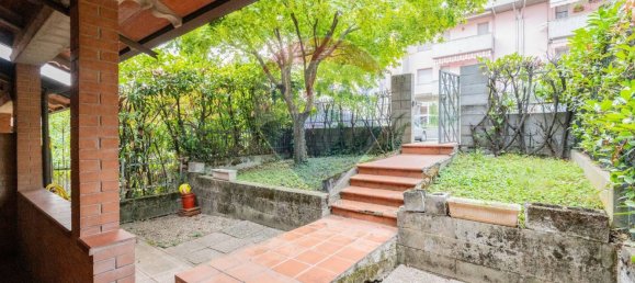 3 bedrooms House in Langhirano, Italy No. 358206 3