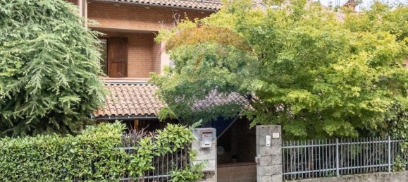 3 bedrooms House in Langhirano, Italy No. 358206 2