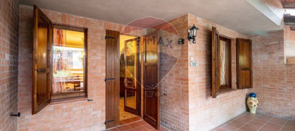 3 bedrooms House in Langhirano, Italy No. 358206 7