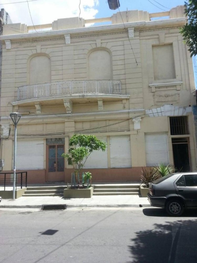 911m² Building in Buenos Aires, Argentina No. 109014