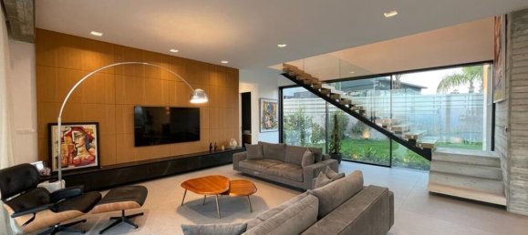 Villa de 4 habitaciónes en Limassol, Cyprus No. 2593 4