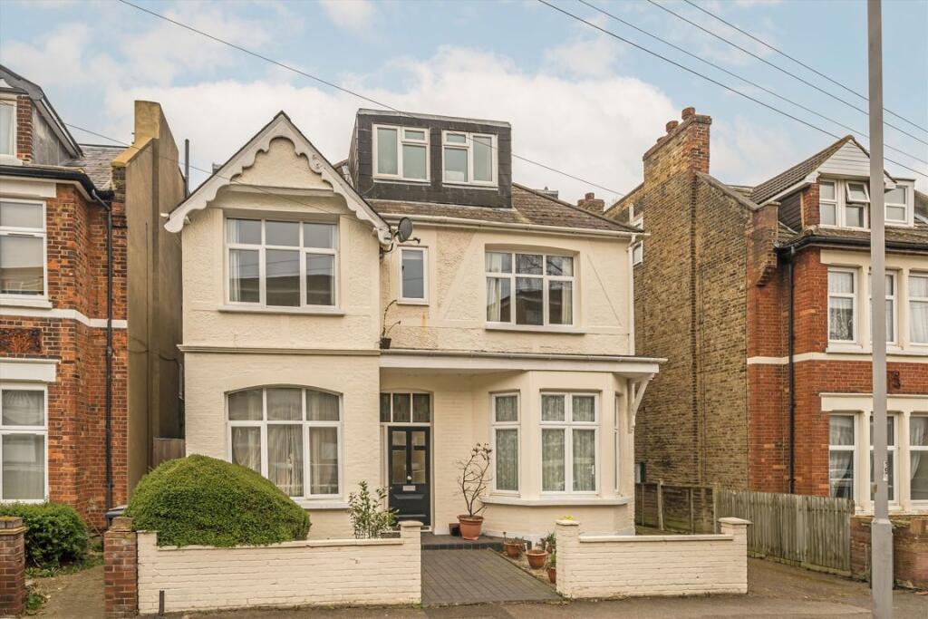 Квартира с 1 спальней в Сурбитон, Великобритания № 10299