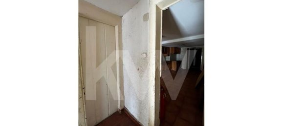 9 bedrooms Building in Lisbon, Portugal No. 80391 2