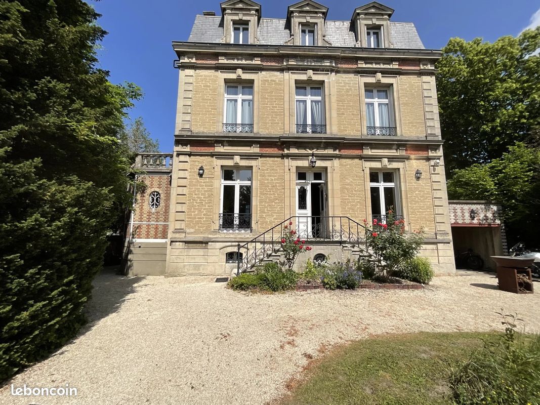 6 bedrooms House in Troyes, France No. 213771