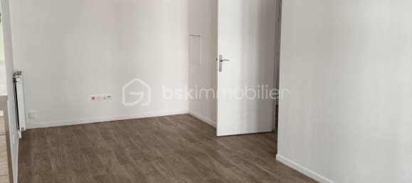 2 bedrooms Apartment in Noisy-le-Sec, France No. 345839 4