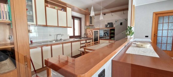 Квартира с 4 комнатами в Кастель ди Сангро, Италия № 18720 5