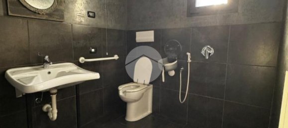 Imóvel comercial de 4 divisões em Grassobbio, Italy N.º 282212 16