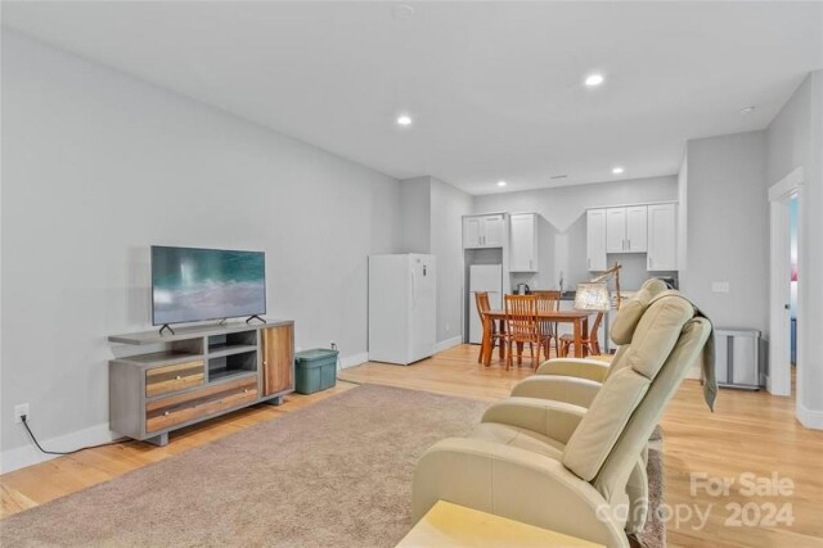 Дом с 3 спальнями в Ашвилл, США № 439061