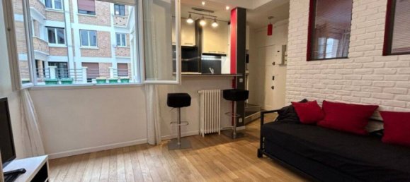 Studio in Paris, France No. 187965 4