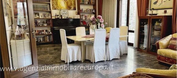 8-salle Villa à Padua, Italy No. 26078 6