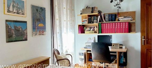 8-salle Villa à Padua, Italy No. 26078 13