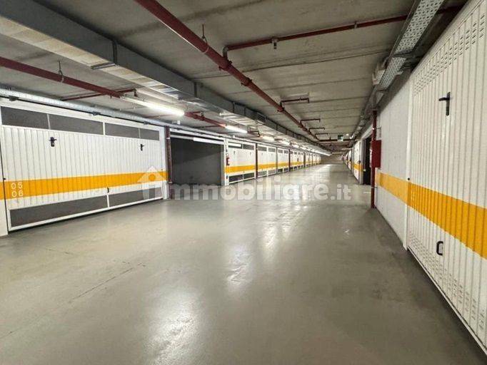 17m² Garage in Milan, Italy No. 285726
