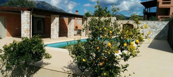 7 bedrooms Villa in Loutraki, Greece No. 6009 2