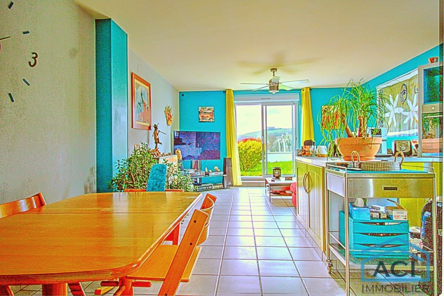 Villa de 4 dormitorios en Luzinay, France No. 270876