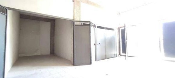 1-salle Garage à Catania, Italy No. 108283 5