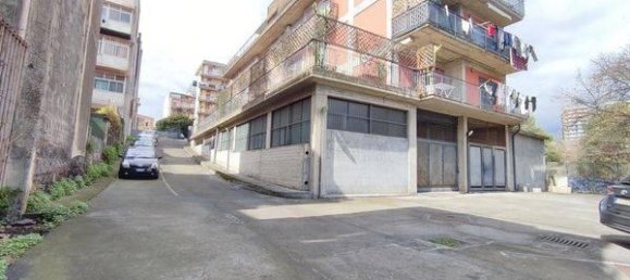 1-salle Garage à Catania, Italy No. 108283 3