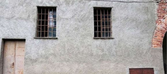 4 bedrooms Apartment in Golasecca, Italy No. 363480 3