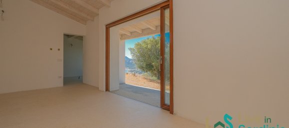 Дом с 4 спальнями в Лурас, Италия № 340771 21