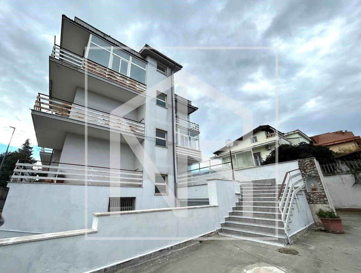 2 bedrooms Apartment in Rome, Italy No. 196331