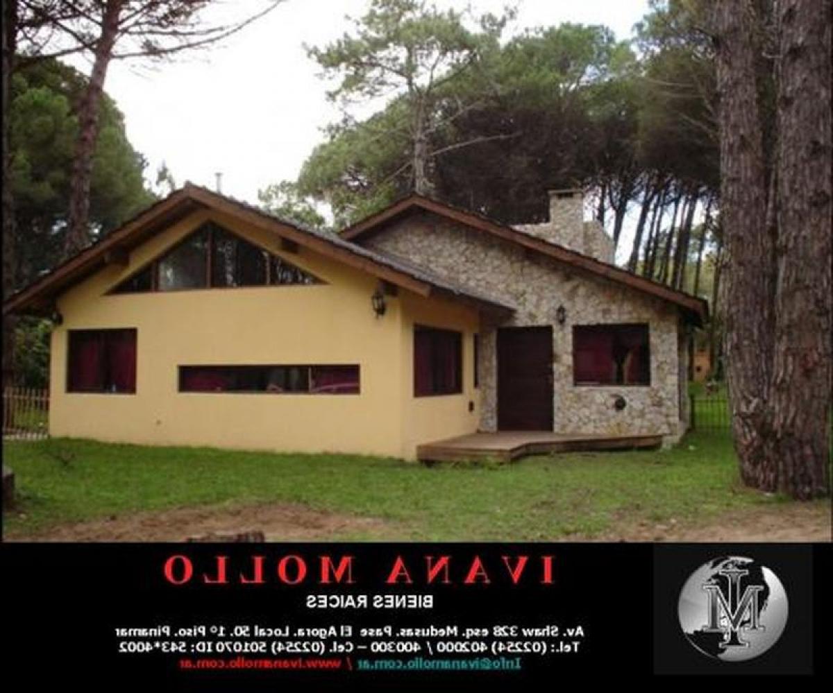 4 bedrooms House in Mar del Plata, Argentina No. 97267