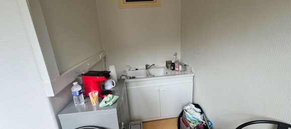 Oficina en Laval, France 96 m² No. 357941 8