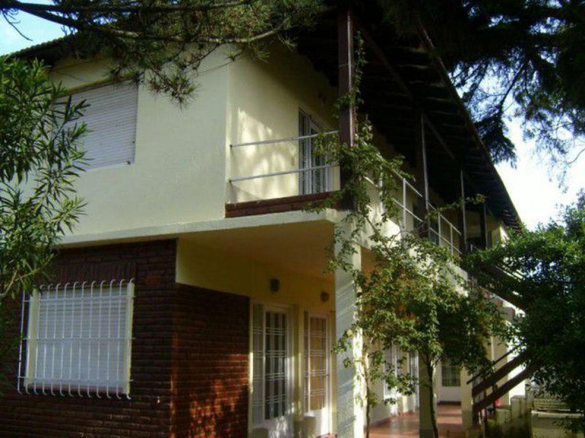 Apartamento de 2 dormitorios en Mar del Plata, Argentina No. 75094