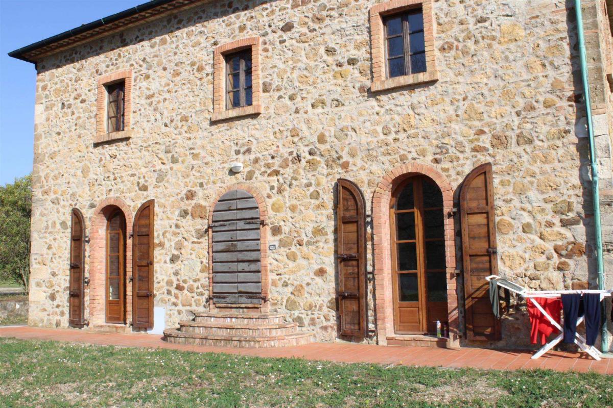 3 bedrooms House in Pomarance, Italy No. 1069